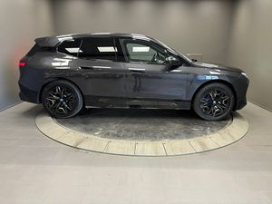 BMW iX bild 6