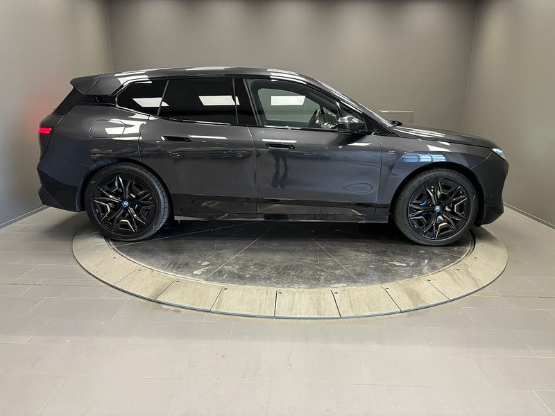 BMW iX bild 6