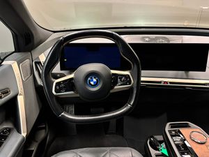 BMW iX bild 22