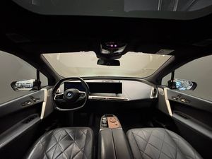 BMW iX bild 17