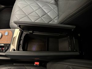 BMW iX bild 30
