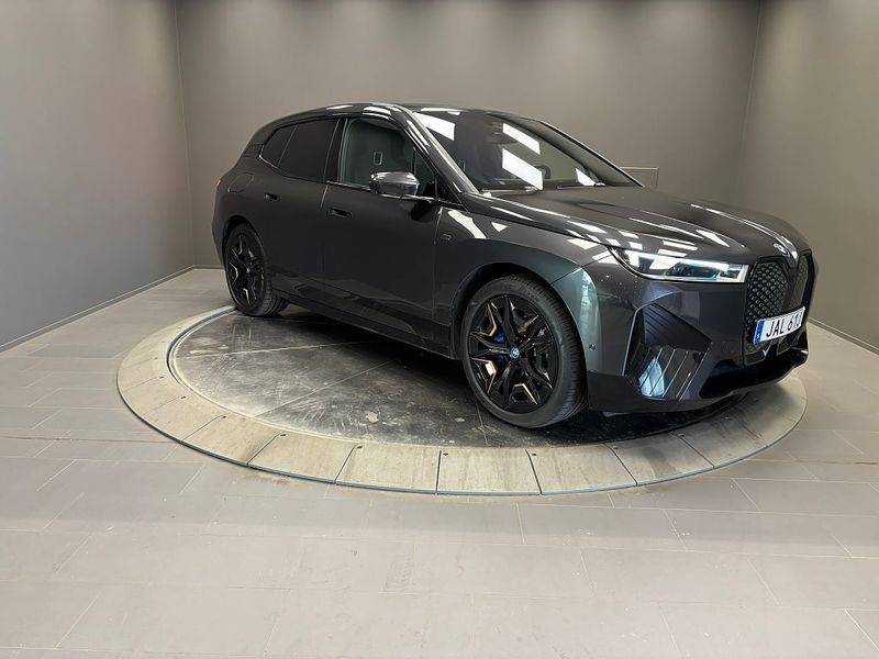 BMW iX bild 7