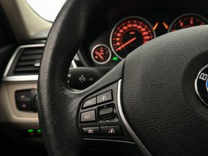 BMW 320 bild 13