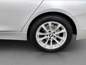 BMW 320 bild 29