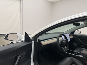 Tesla Model 3 bild 11