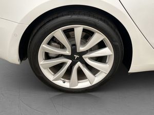Tesla Model 3 bild 32
