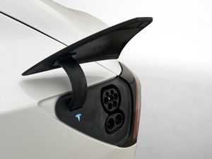 Tesla Model 3 bild 31