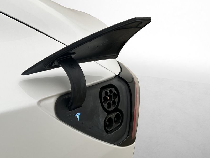 Tesla Model 3 bild 31