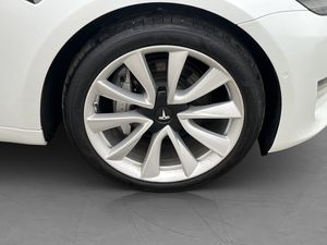 Tesla Model 3 bild 33