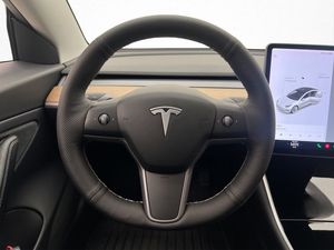 Tesla Model 3 bild 14