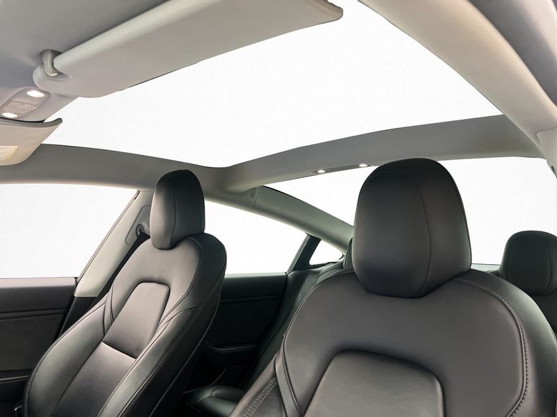 Tesla Model 3 bild 13