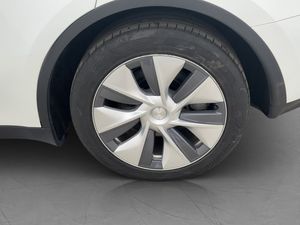 Tesla Model Y bild 33