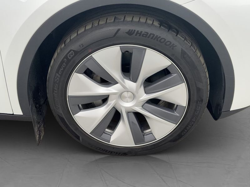 Tesla Model Y bild 35