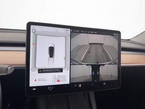 Tesla Model Y bild 31