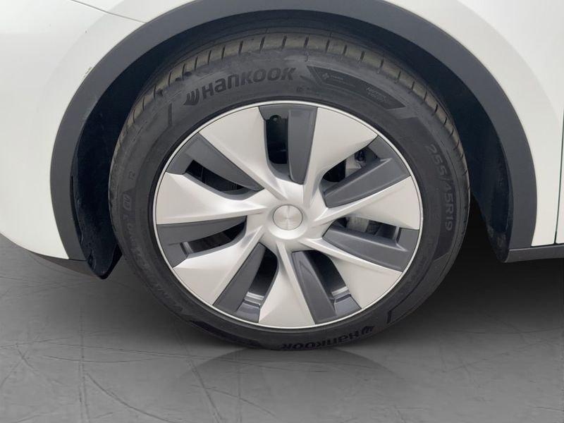 Tesla Model Y bild 32