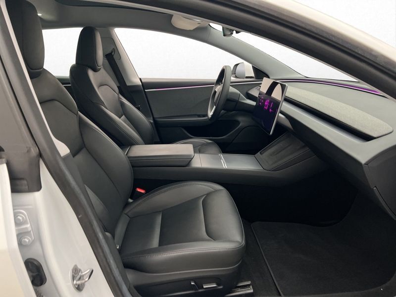 Tesla Model 3 bild 28