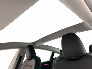 Tesla Model 3 bild 18