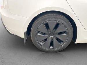 Tesla Model 3 bild 32