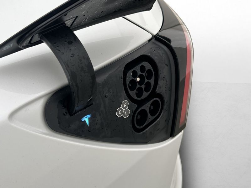 Tesla Model 3 bild 11
