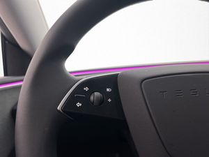 Tesla Model 3 bild 15