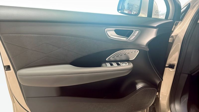 MG S6 EV bild 10
