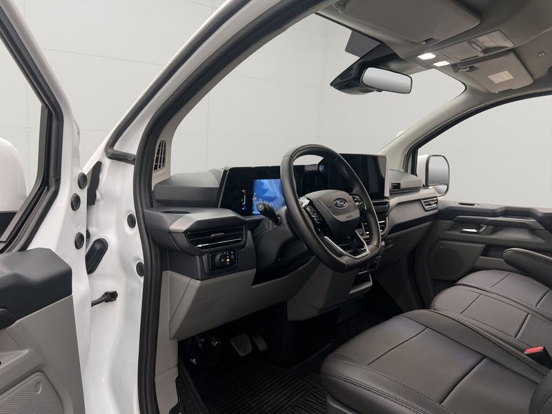 Ford Tourneo Custom bild 8
