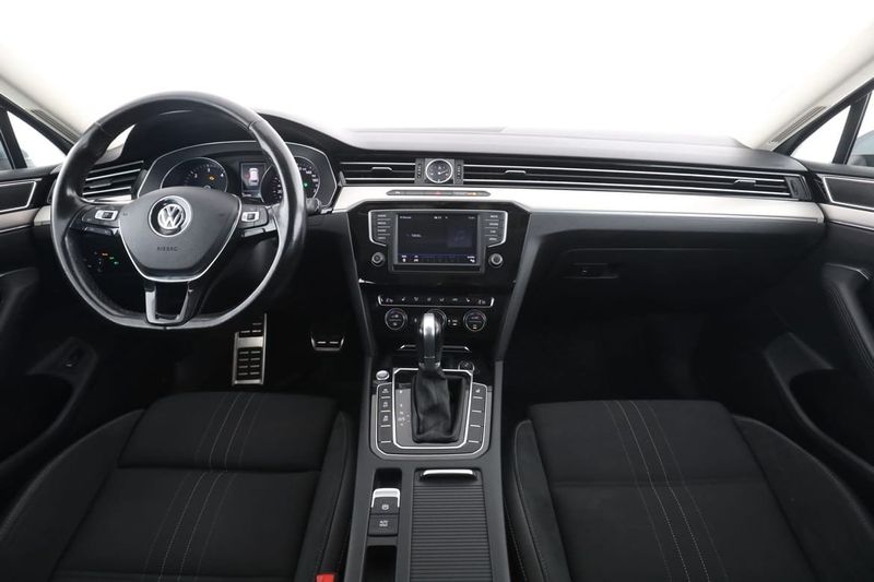 Volkswagen Passat bild 13