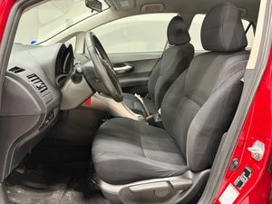 Toyota Auris bild 9