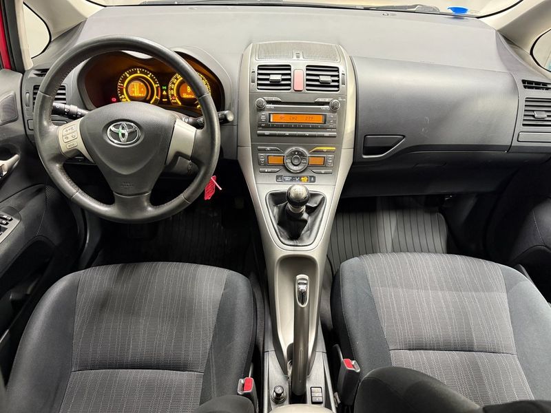 Toyota Auris bild 13
