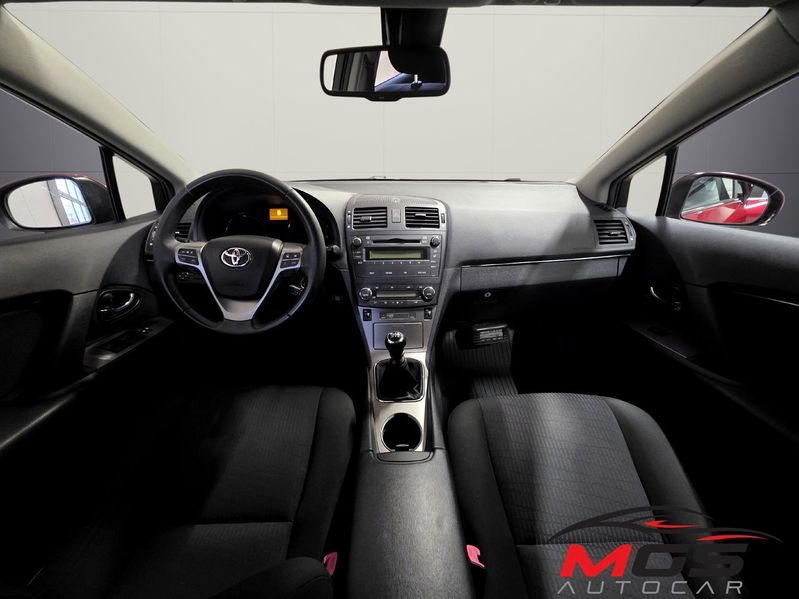 Toyota Avensis bild 10