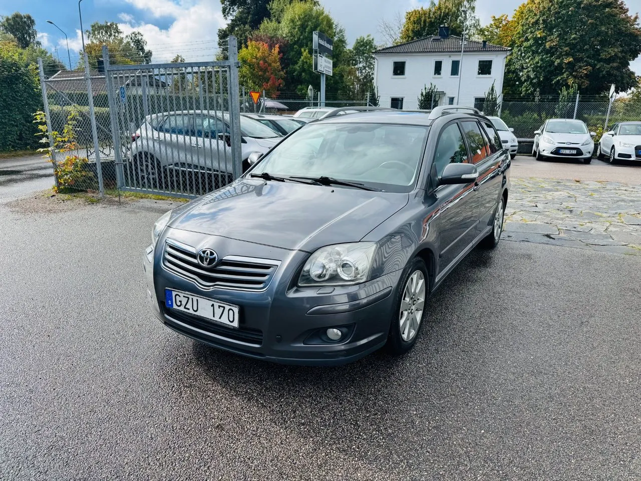 Toyota Avensis bild 2