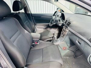 Toyota Avensis bild 5