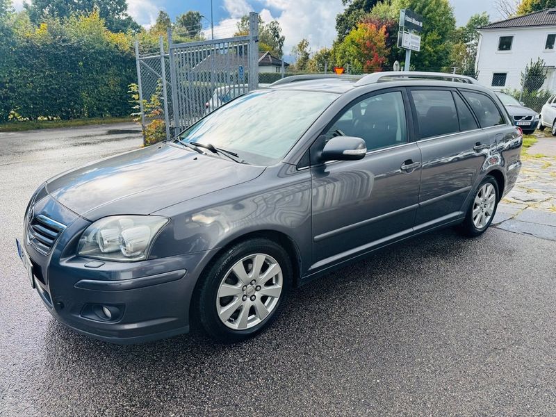 Toyota Avensis bild 9