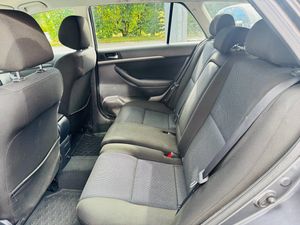 Toyota Avensis bild 7