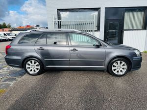 Toyota Avensis bild 10