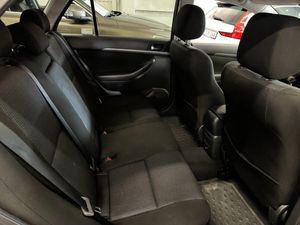Toyota Avensis bild 18