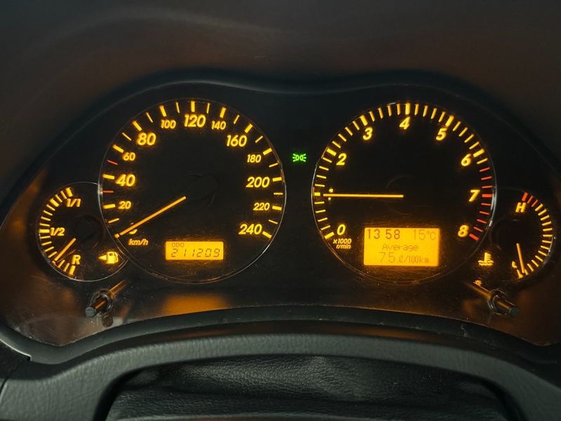 Toyota Avensis bild 21