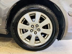 Toyota Avensis bild 11