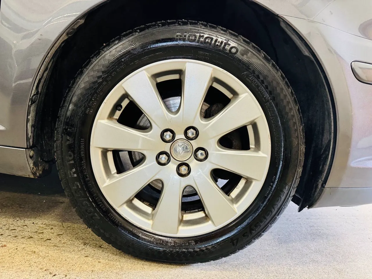 Toyota Avensis bild 11