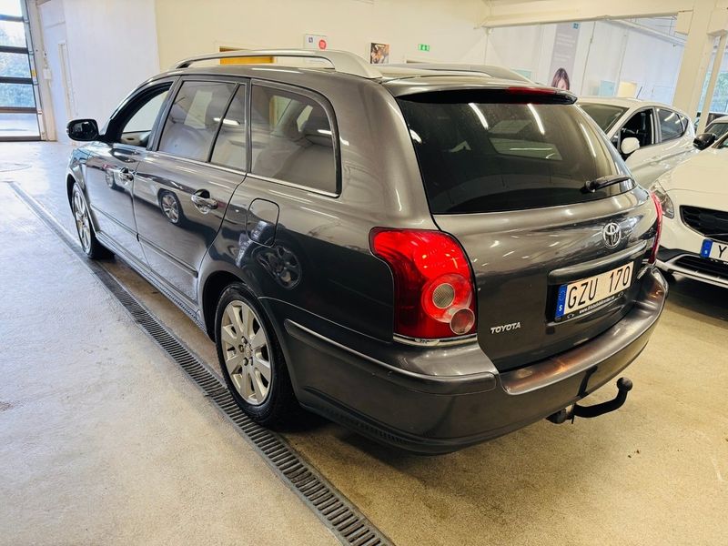 Toyota Avensis bild 16