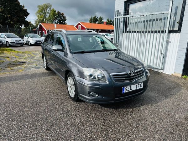 Toyota Avensis 1.8 129HK VVT-i KOMBI / DRAG / VÄRMARE - 2008