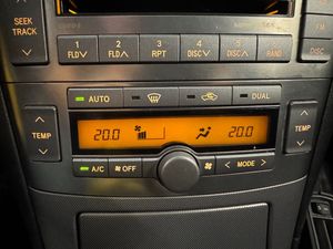 Toyota Avensis bild 24