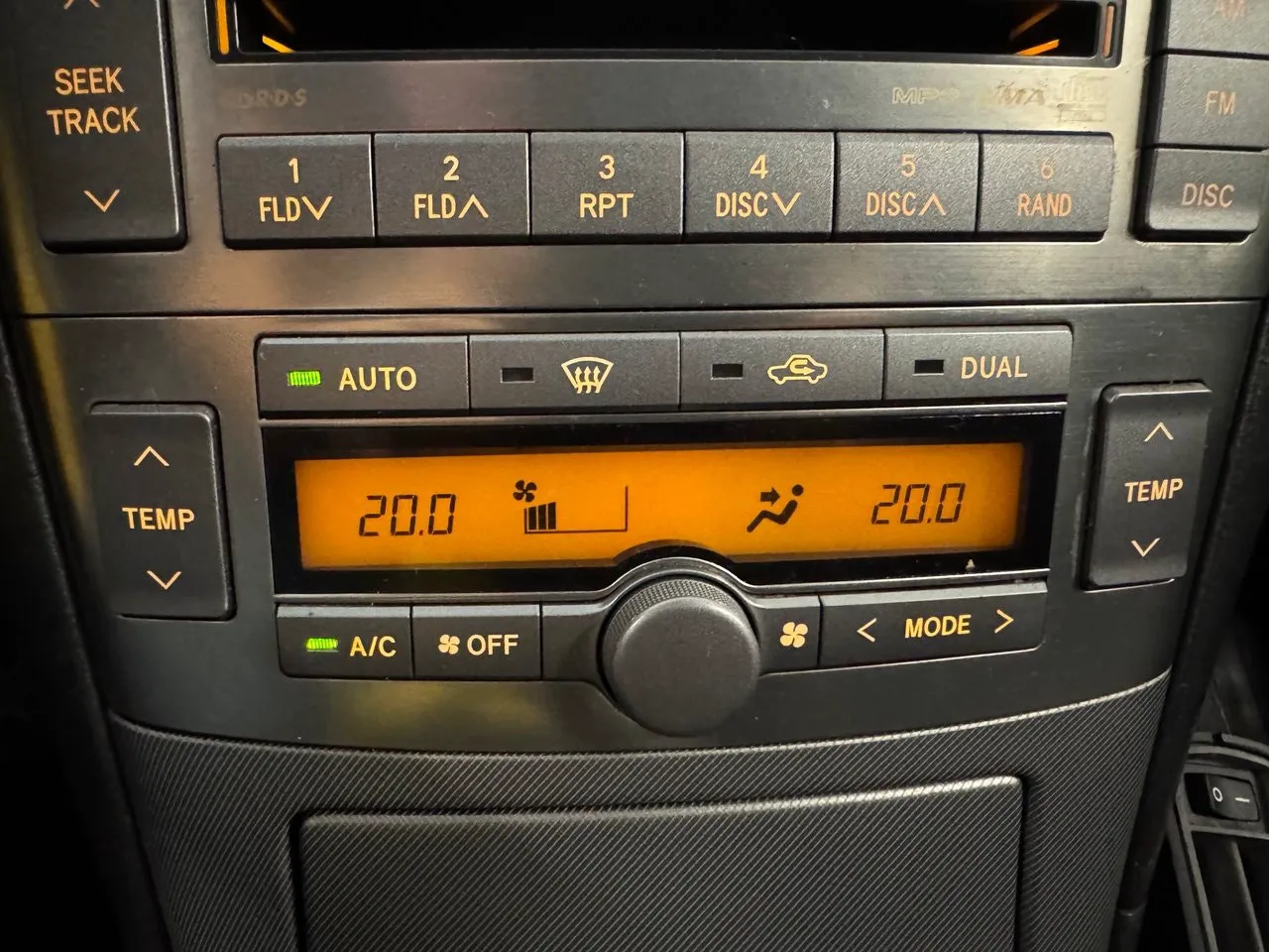 Toyota Avensis bild 24