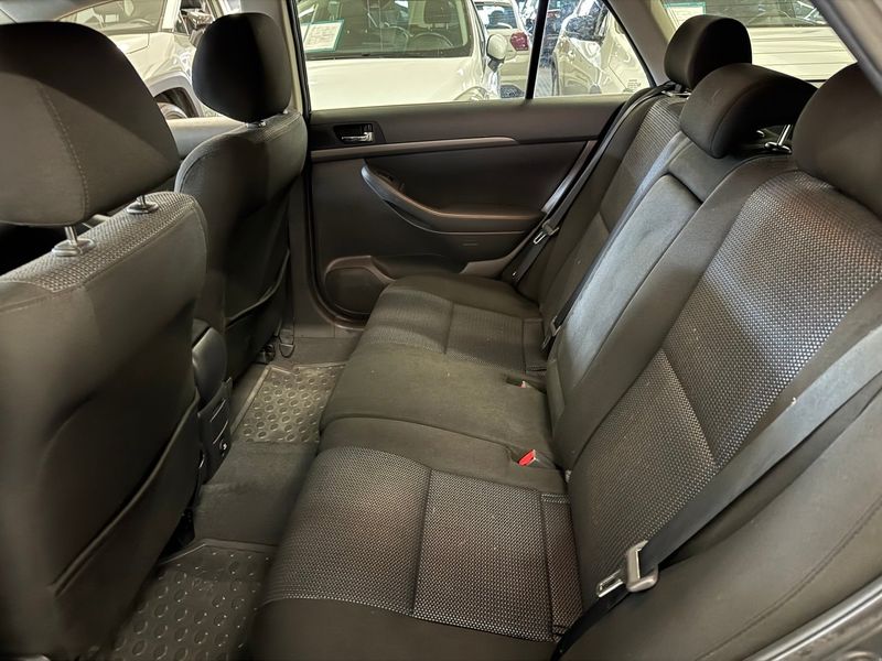 Toyota Avensis bild 19
