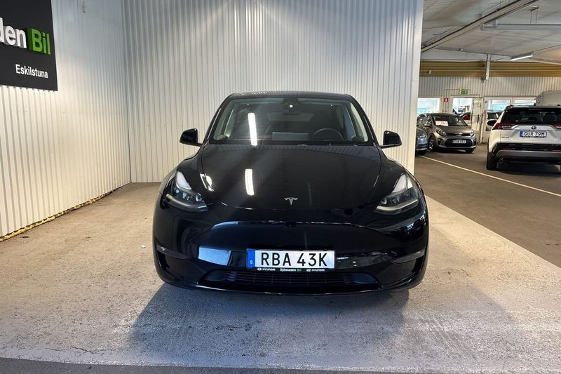 Tesla Model Y bild 8