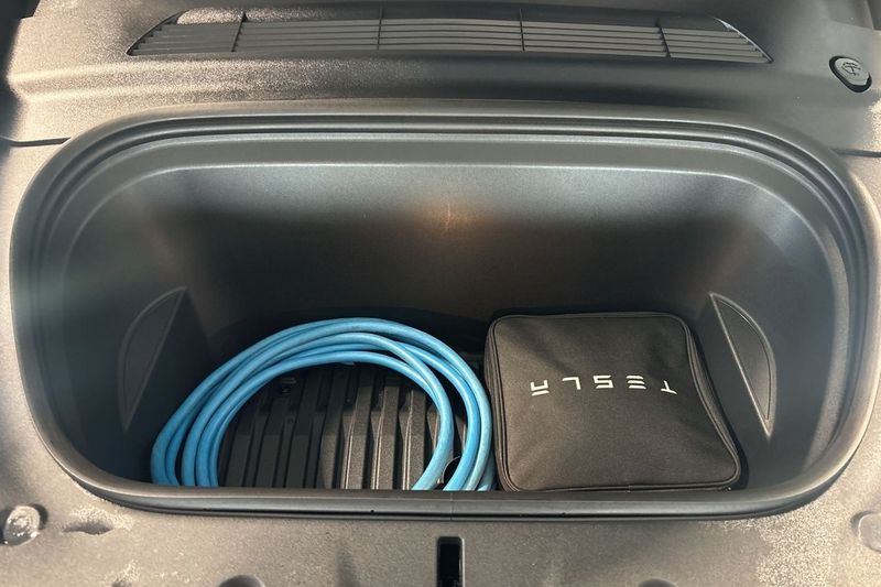 Tesla Model Y bild 25