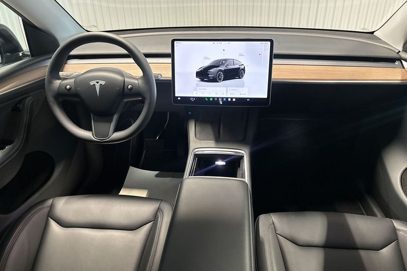 Tesla Model Y bild 9