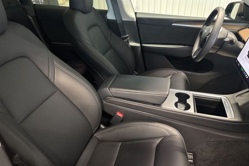 Tesla Model Y bild 11