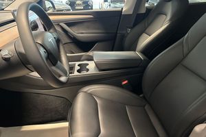 Tesla Model Y bild 10