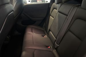 Tesla Model Y bild 12